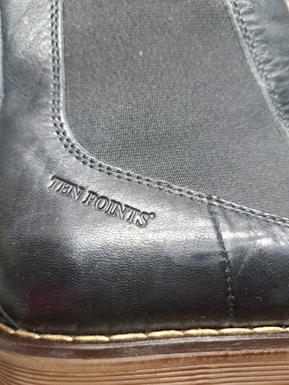 Boots - Picture 5 of 5